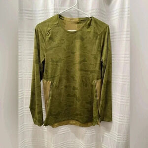 Lululemon camo long sleeve shirt